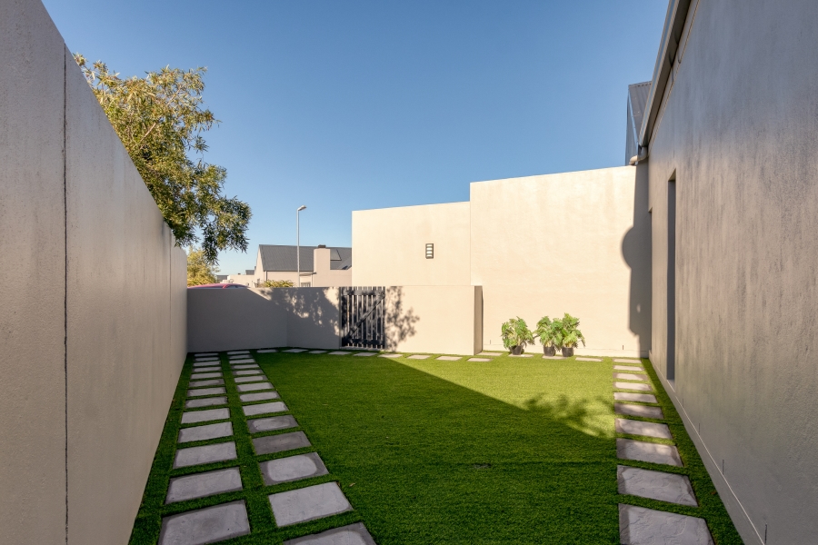 3 Bedroom Property for Sale in Aan de Wijnlanden Western Cape